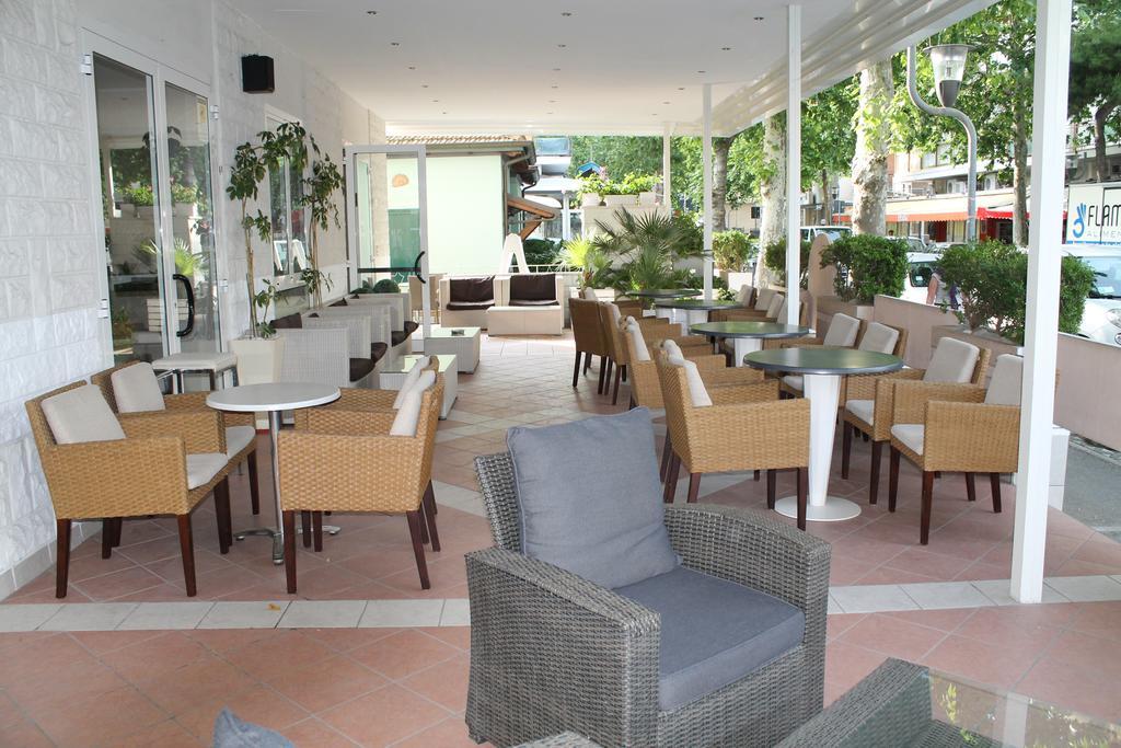 Hotel Sant'Elena Ріміні Екстер'єр фото